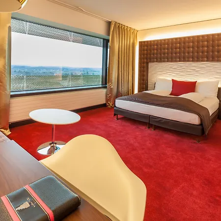 Hotel Airport - Convenient & Friendly