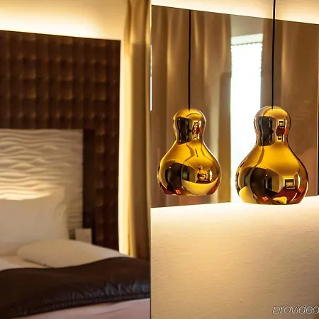 Airport - Convenient & Friendly Hotel